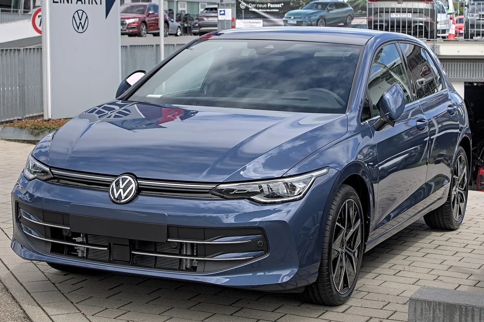 Volkswagen Golf 1.0 TSI Life (1/4)