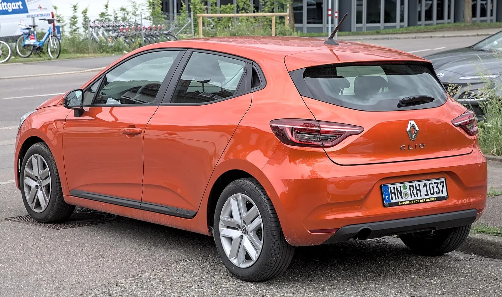 Renault Clio 1.0 TCe 90 Intens (1/4)