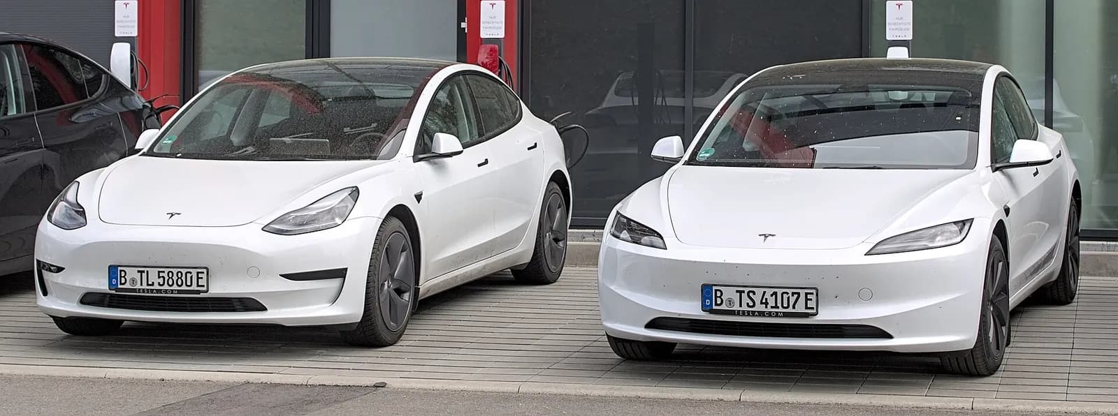 Tesla Model 3 Long Range AWD (1/4)