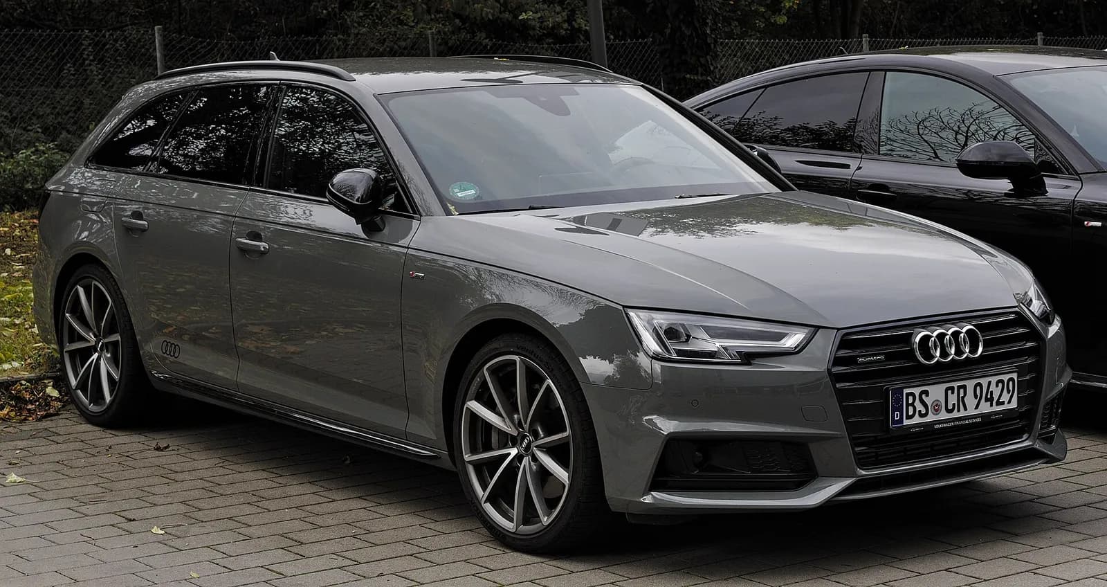 Audi A4 Avant 35 TDI S line S tronic (1/4)